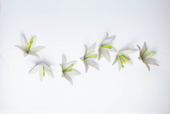 3D SVG Floral Compositions: Paper Flower Lilies Garland